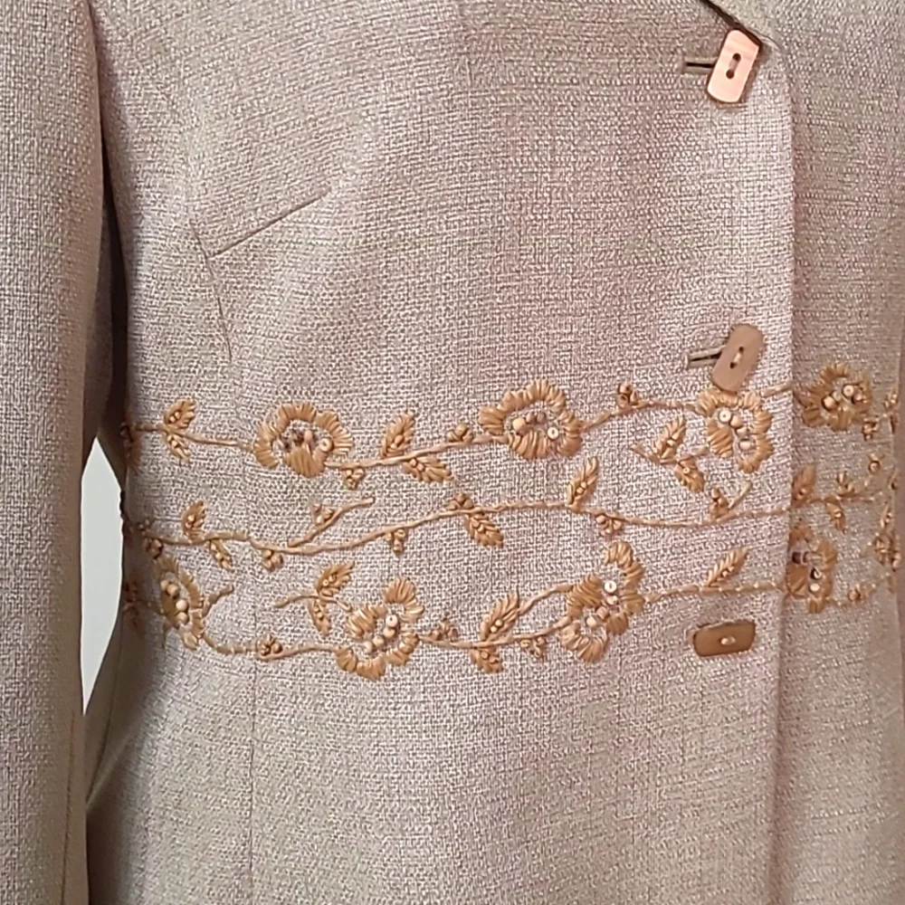 Kasper 2 piece Blazer Jacket Skirt Suit Set Tan Wood Beading Embroidery 8P - Picture 8 of 13